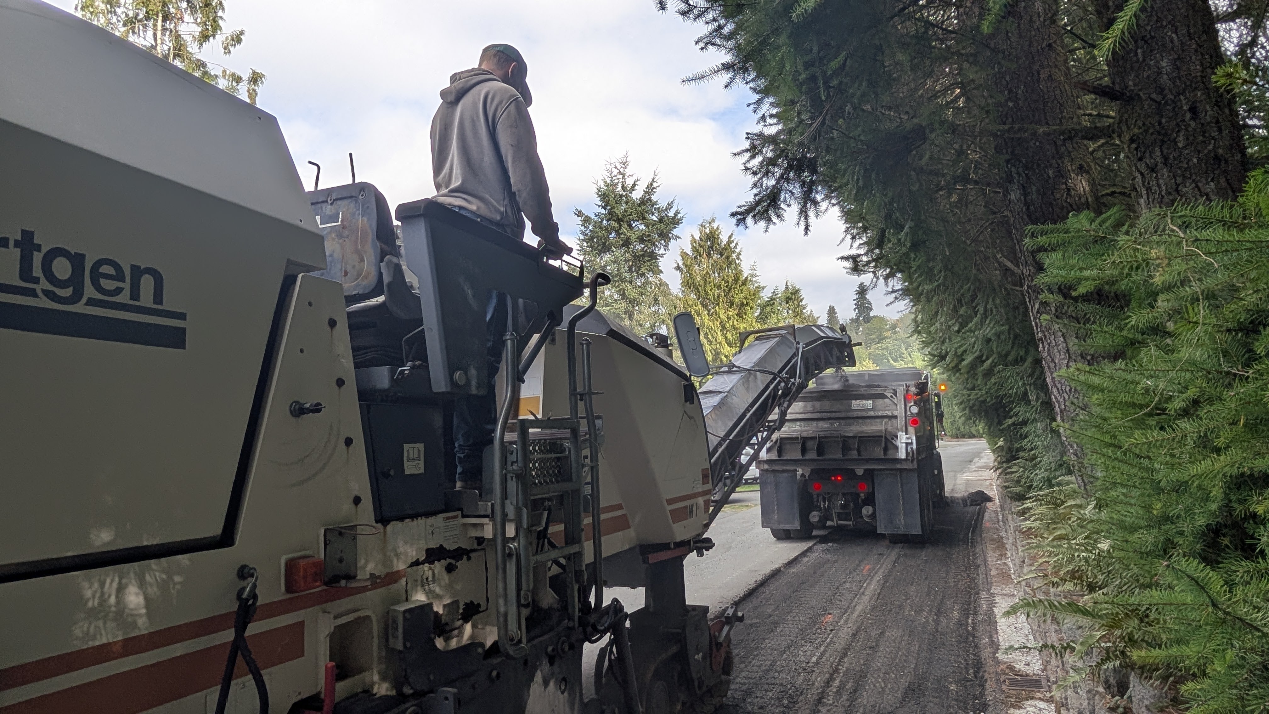 Asphalt milling and resurfacing in Mill Creek, WA