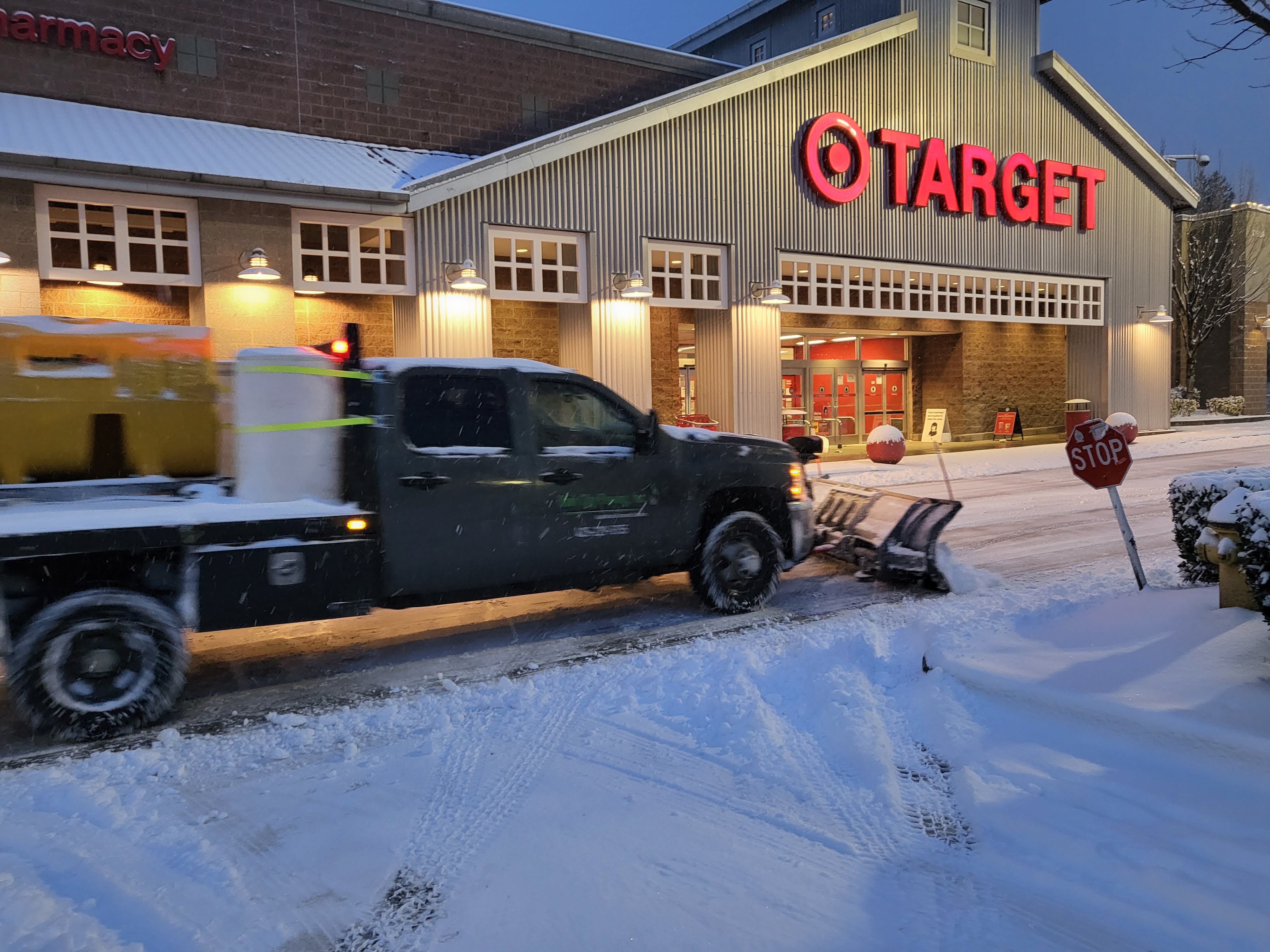 Snow and ice removal service in Woodinville, WA